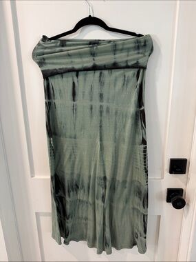 Strapless Billabong midi dress